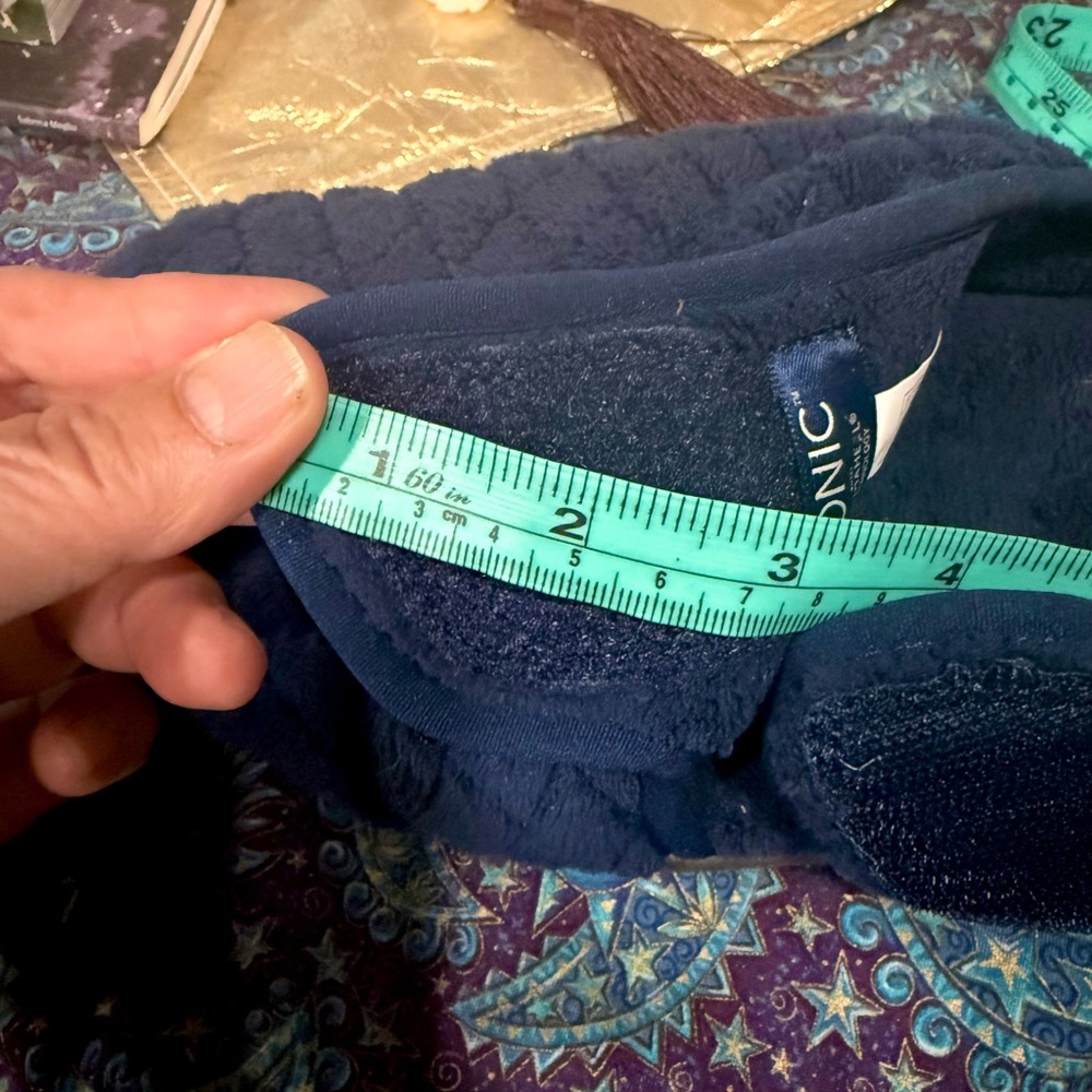 VIONIC  Cozy Navy Blue Quilted Slippers - Picture 9 of 12